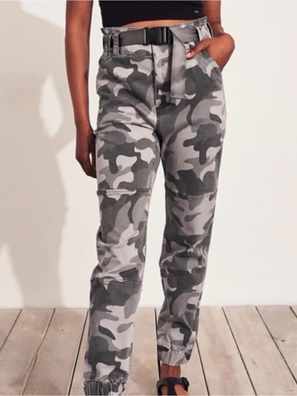 Hollister Gray Camo Cargo Pants